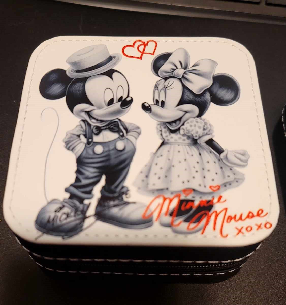 Mickey & Minnie